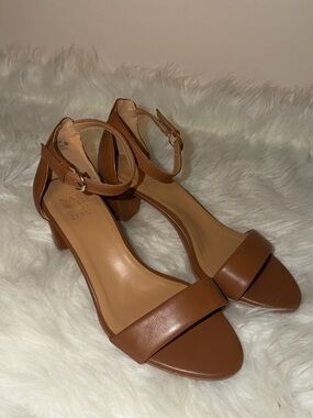 Women’s Tan Block Heel Sandals with Ankle Strap